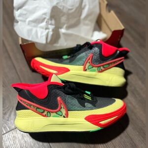 Nike Kyrie 8 GO GS Black Lemon Chiffon Red Youth 4.5Y Basketball Shoes